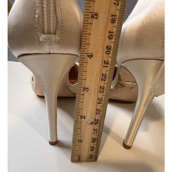 Badgley Mischka Heels - Women's Size 9 - Picture 11 of 11